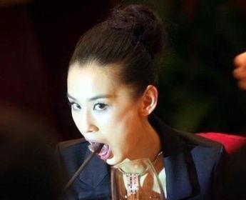 明星吃黑瓜被抓视频大全,视频大全揭秘娱乐圈风波