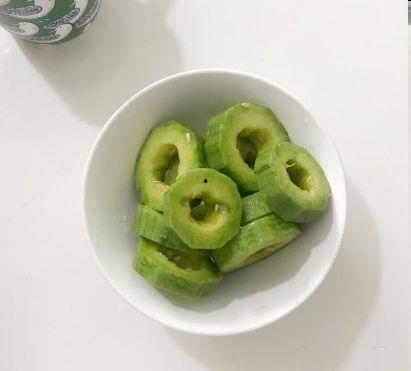 黑羊角蜜瓜怎么吃,甜蜜多汁，尽享夏日美味新食法