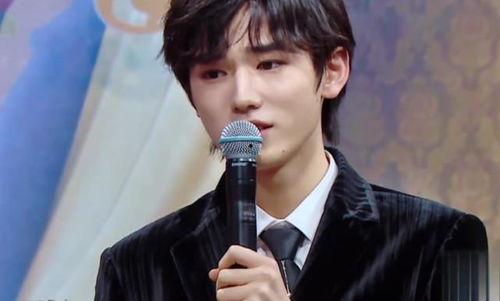 吃瓜爆料宋亚轩,瓜田里的青春偶像