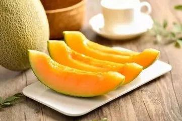 哈密瓜干今日送达,今日哈密瓜干，尽享夏日甘甜