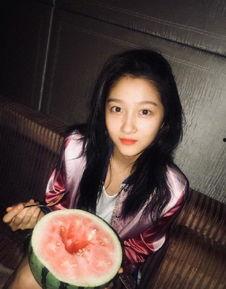 吃瓜爆料关晓彤,娱乐圈的“吃瓜”焦点